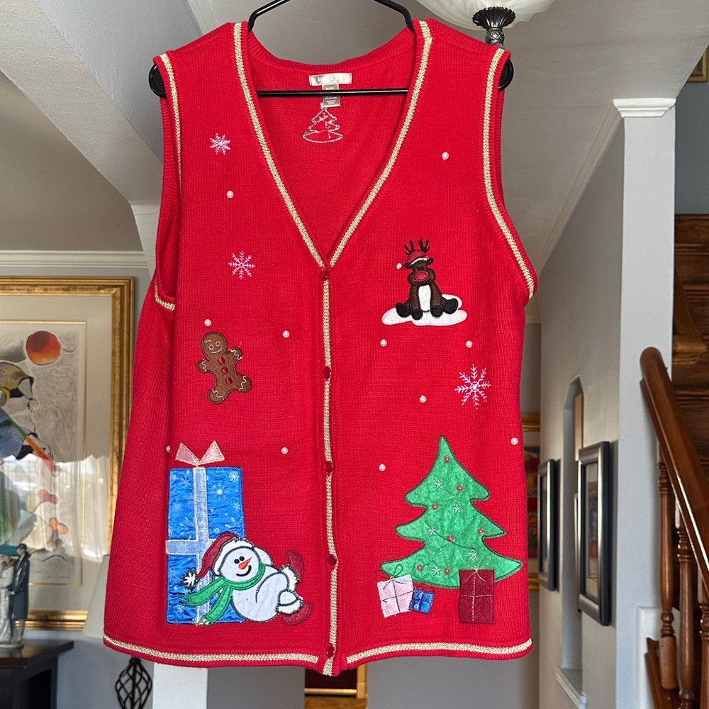 White Stag Red Holiday Vest with Festive Motifs Sz XL